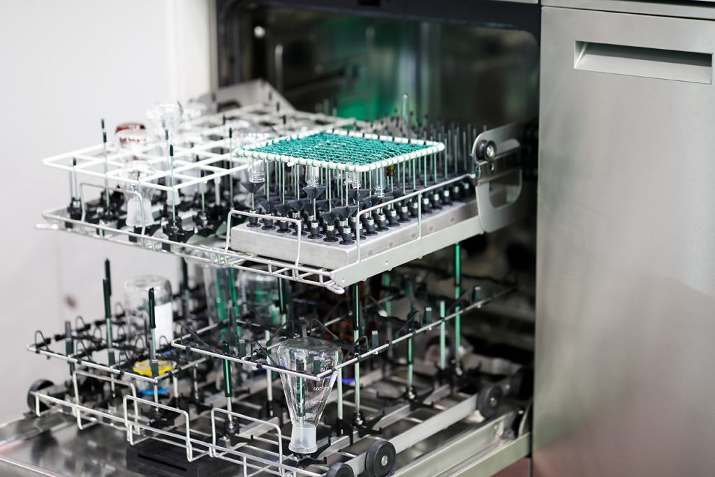 Laboratory glassware washers
